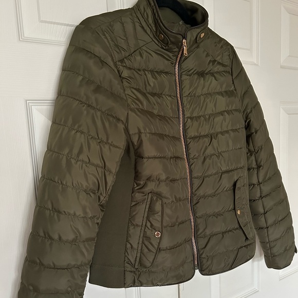 Lightweight Puffer Jacket - Picture 2 of 11